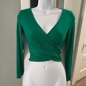 🌺EUC Vetior crosses crop top